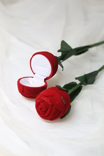 جا انگشتری گل سرخ