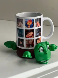 زیر لیوانی لاکپشت سبز پر رنگ