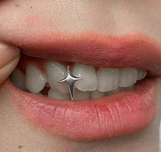 گیریلز دندون شاین