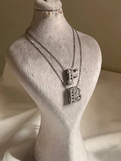 گردنبند حروف تنیسی